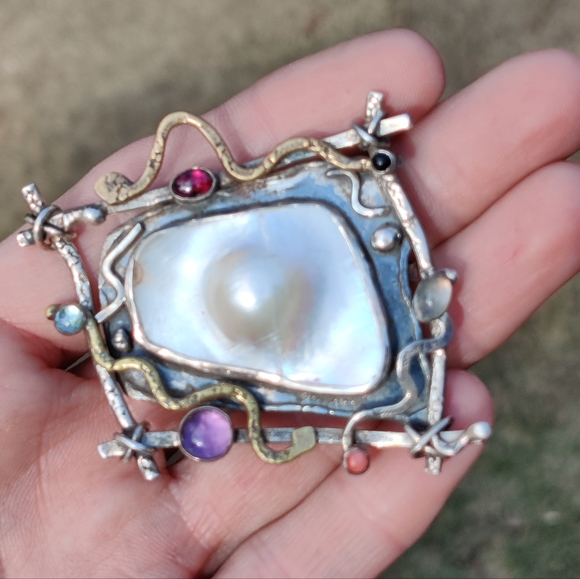 Huge Iriniri sterling silver blister pearl and gemstone pendant/brooch - Picture 4 of 13